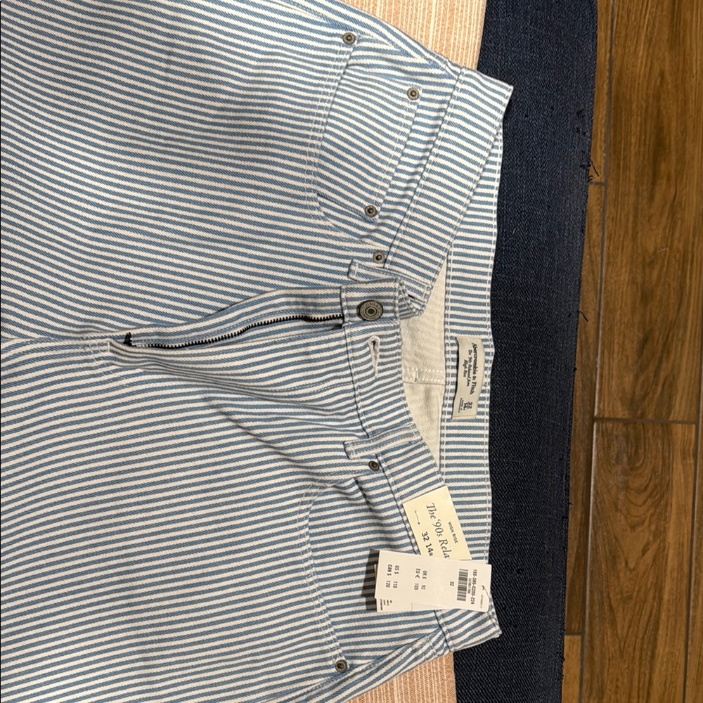 Abercrombie & Fitch High Rise The 90s Relaxed Stripe Denim